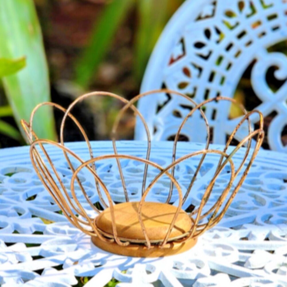 Vintage Copper Bread Wire Basket with Wooden Base 9”X5”